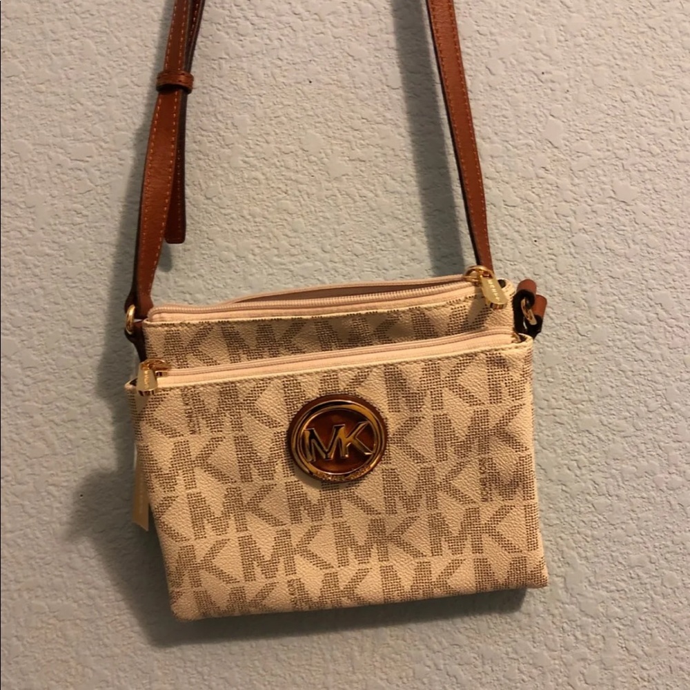 Michaels Kors Fulton Crossbody Vanilla